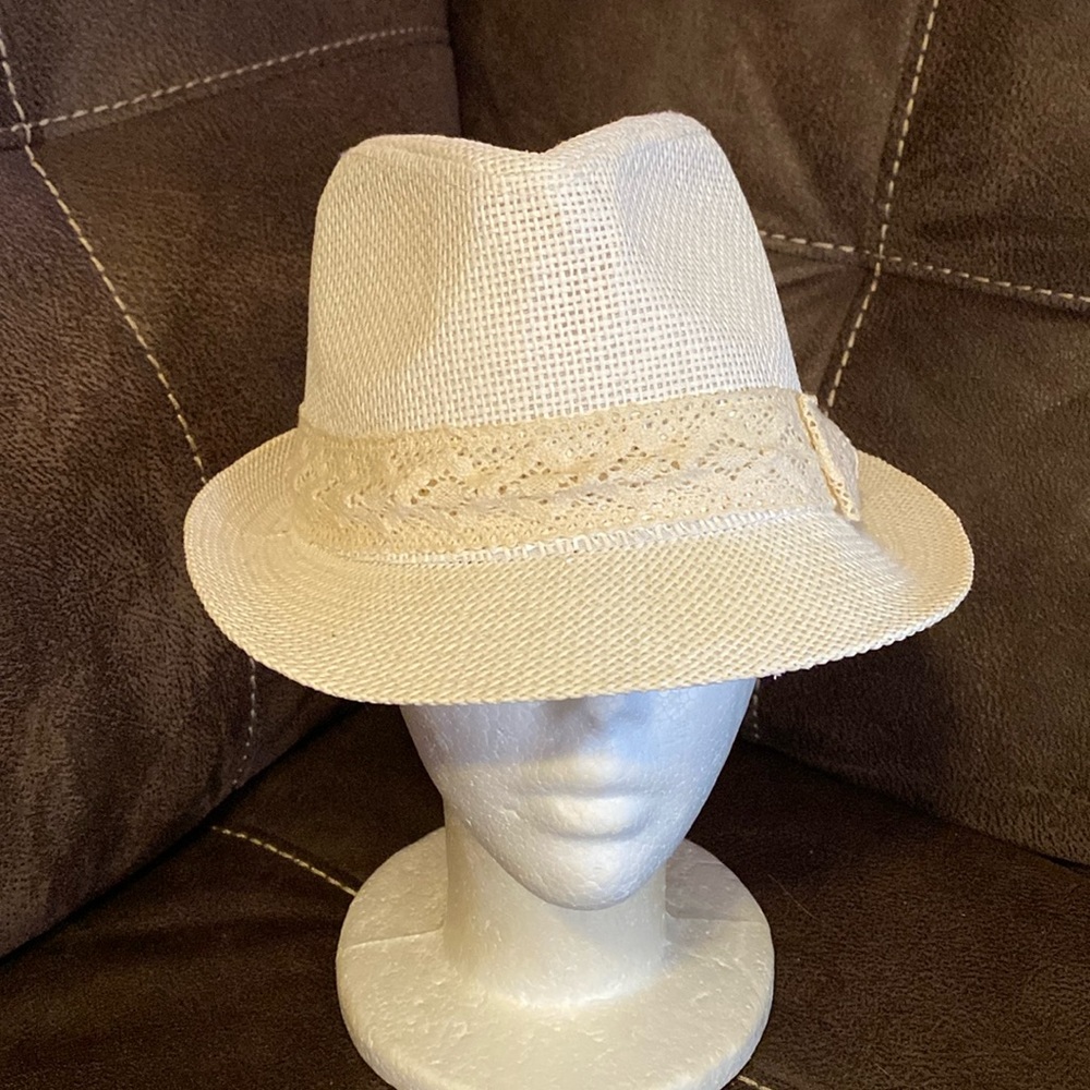 White color The Hatter co brand summer Fedora style hat never used